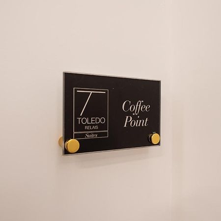 Toledo Relais Suites - By Pera Rooms Collection Наполи Екстериор снимка