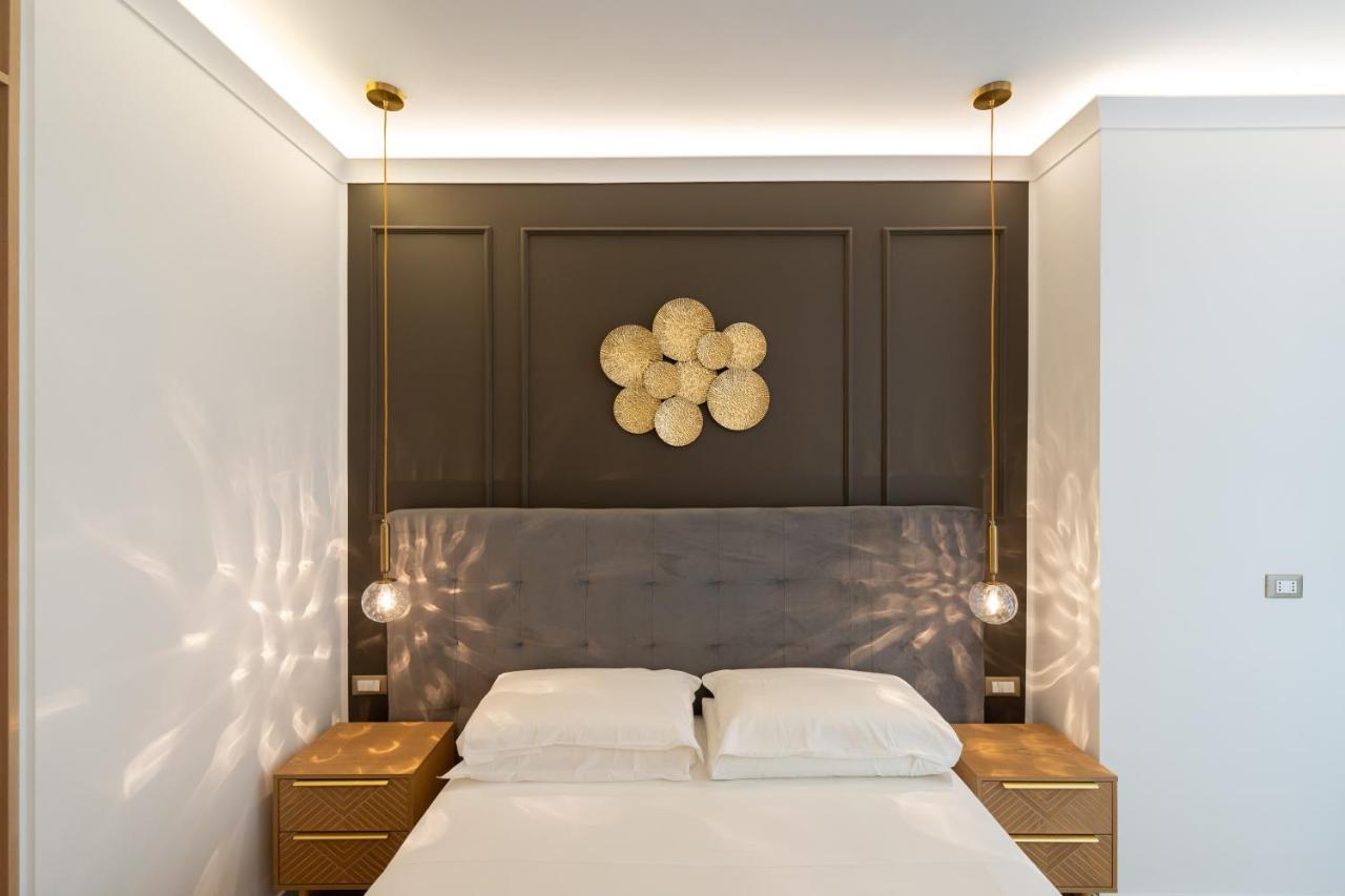 Toledo Relais Suites - By Pera Rooms Collection Наполи Екстериор снимка