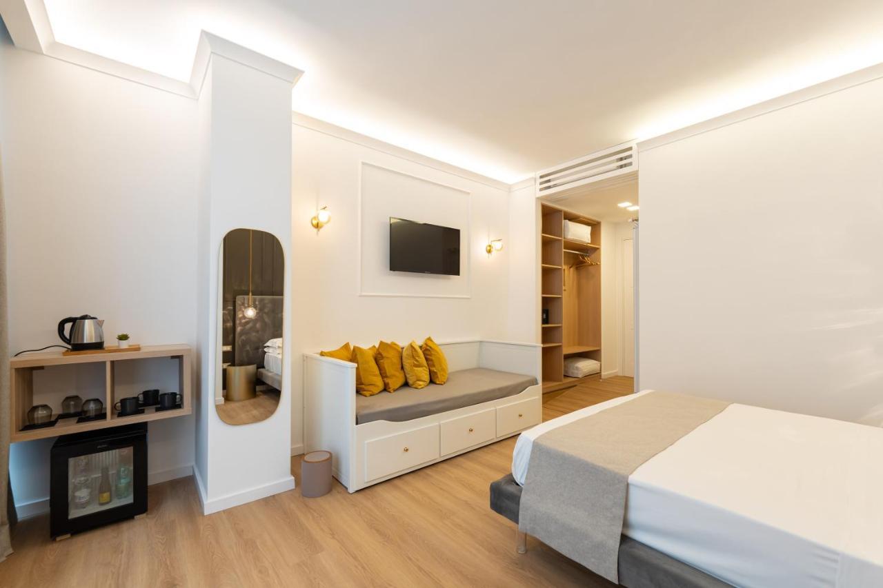Toledo Relais Suites - By Pera Rooms Collection Наполи Екстериор снимка